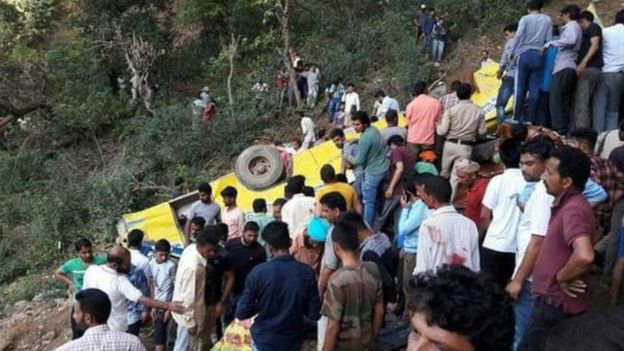 विद्यालयको बस दुर्घटना, ३० जनाको मृत्यु 