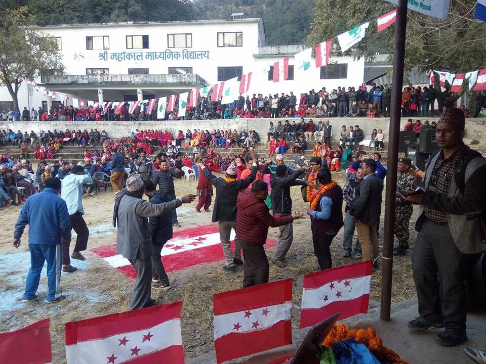 विद्यालयमै चुनावी सभा !