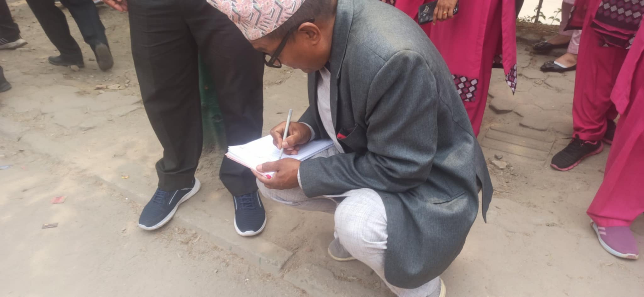आन्दोलनमा आएका शिक्षक अन्तै व्यस्त भए पछि...