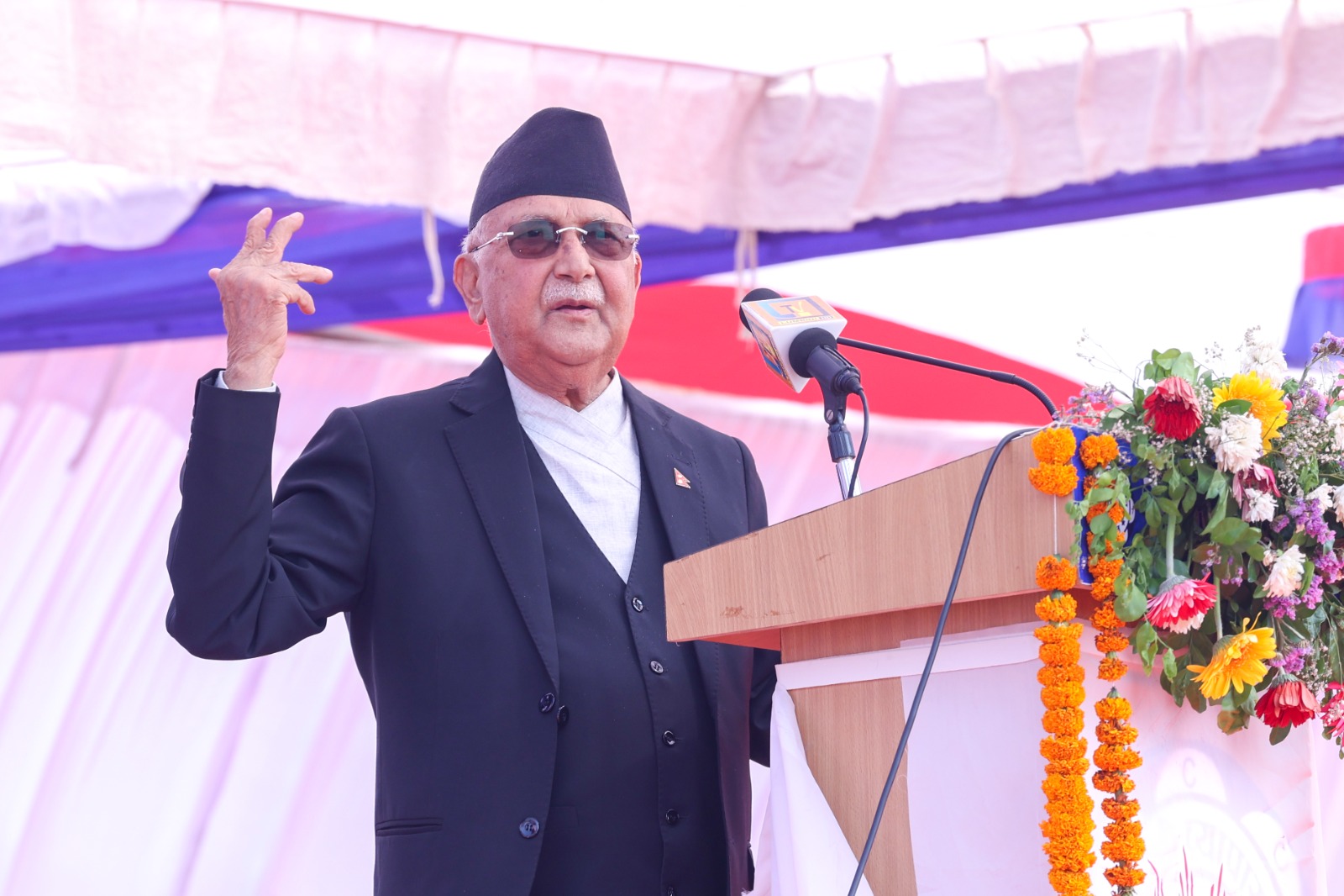 आन्दोलनरत शिक्षकलाई विद्यालय फर्कन प्रधानमन्त्रीको आव्हान, ढुकुटीले धान्न सक्ने माग सम्बोधन हुने