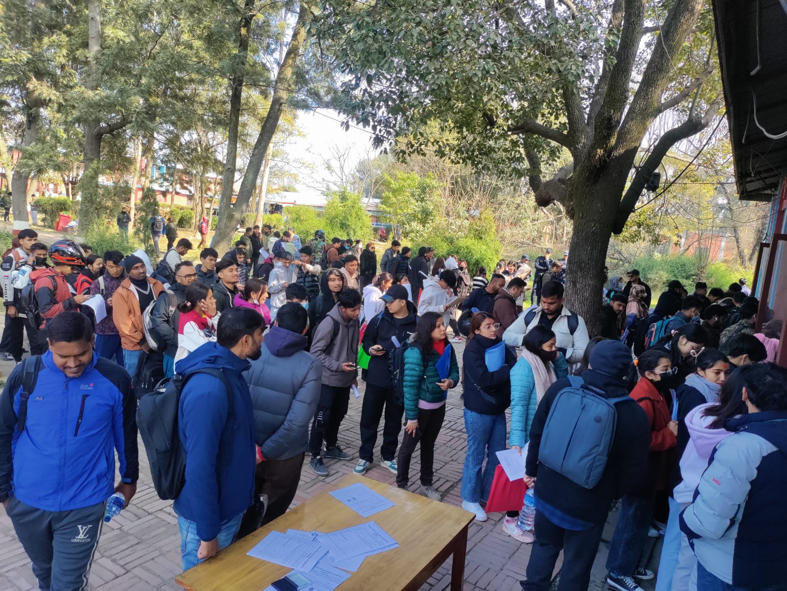 ‘ब्रेन ड्रेन’ समस्या की बाध्यता ?