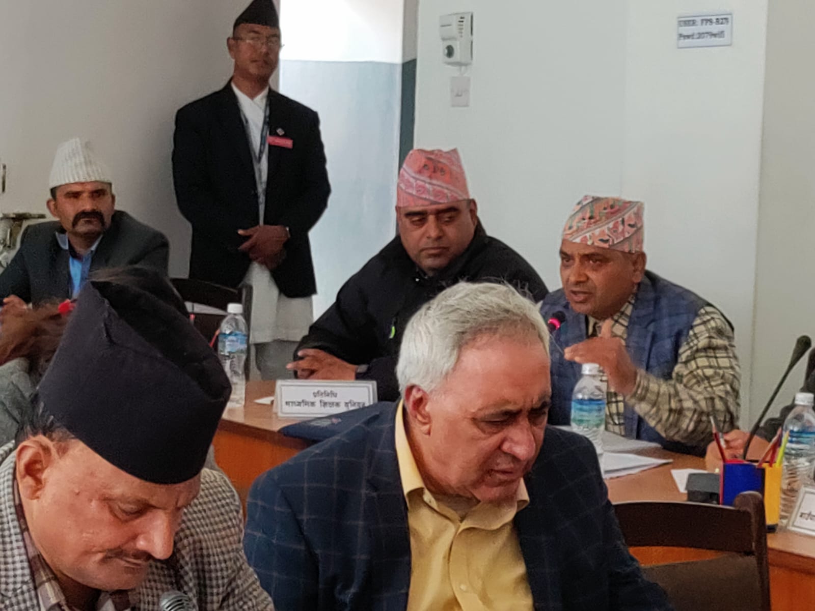 'शिक्षकलाई आत्महत्या गर्नबाट जोगाइदिनुस्'