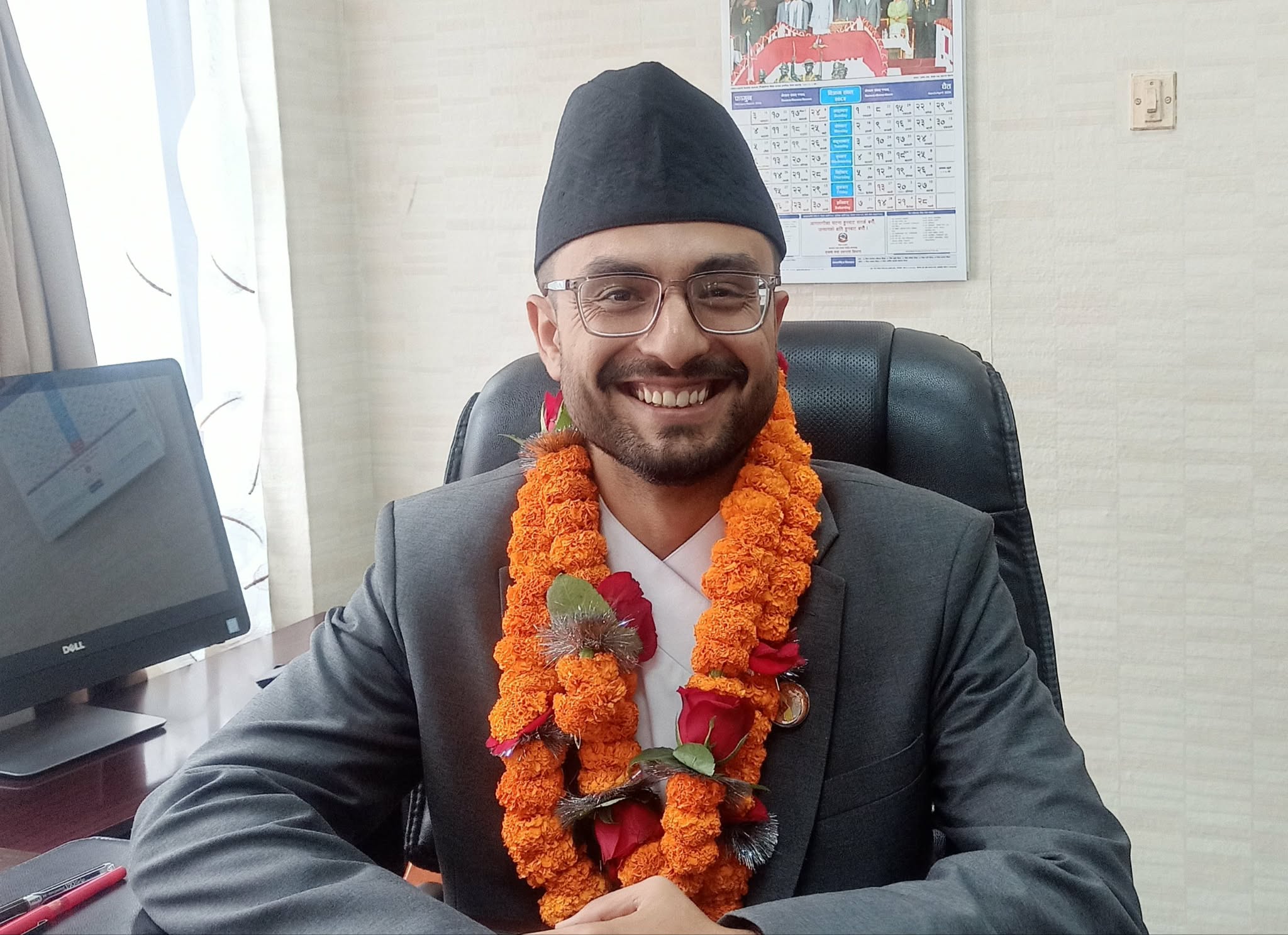 फाईलमा 'सदर' हस्ताक्षर रोक्दै शिक्षामन्त्रीको पदवहाली