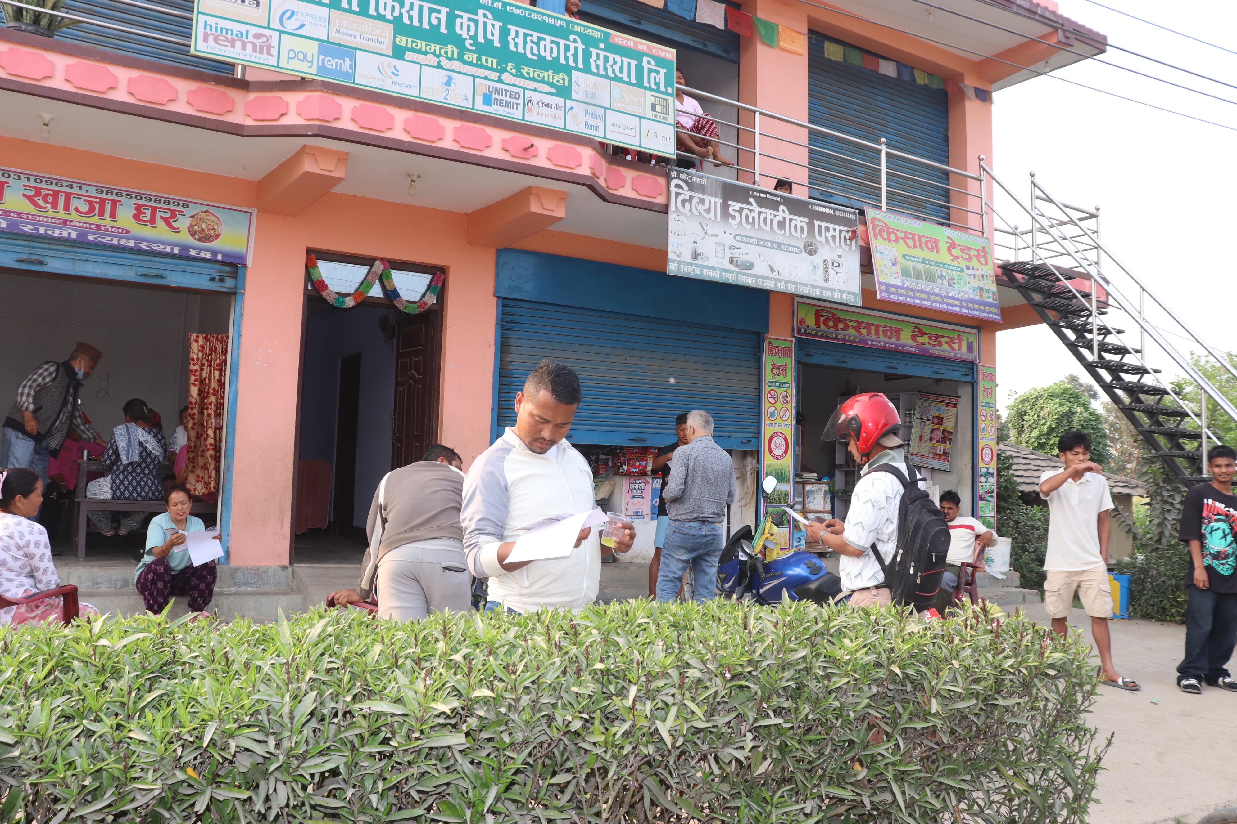 सार्वजनिक शिक्षाका सवालमा मतदातालाई सूसुचित गर्दै अभियन्ता 